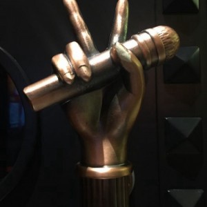 杭州电工求职：上门服务电话及行业动态